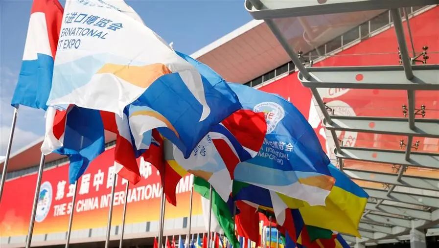 加速上市！進博會上，醫(yī)藥巨頭公布新冠藥物最新進展